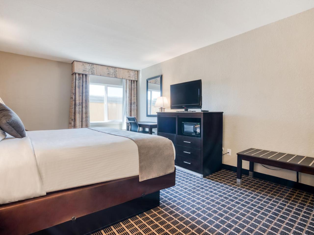 Alexis & Banquets Park Central Galleria Hotel 3*