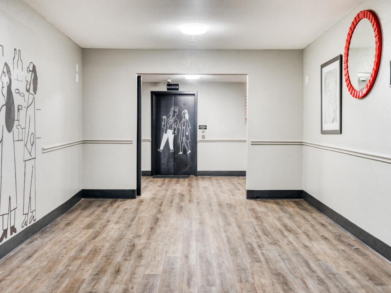 Alexis & Banquets Park Central Galleria Hotel 3*