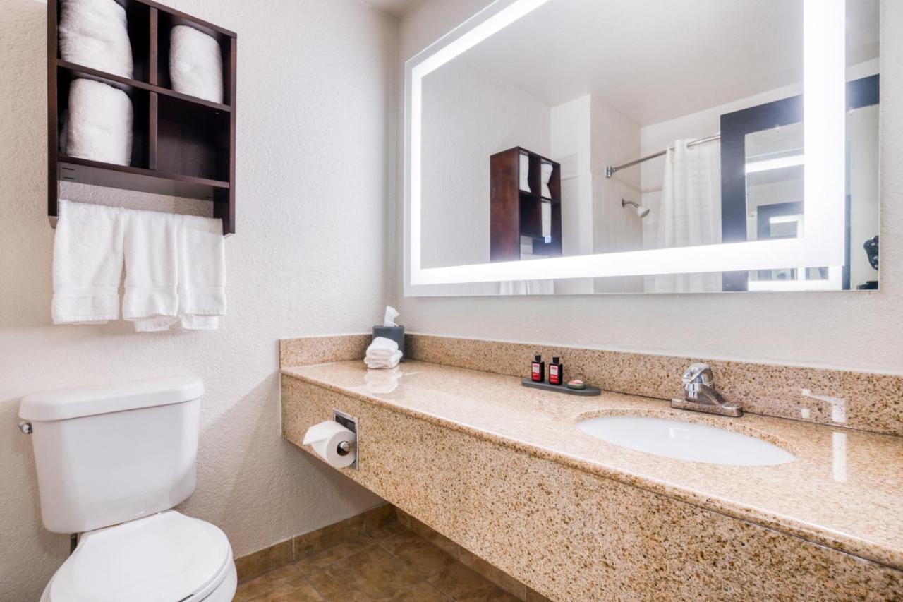 Hotel Alexis & Banquets Park Central Galleria 3*